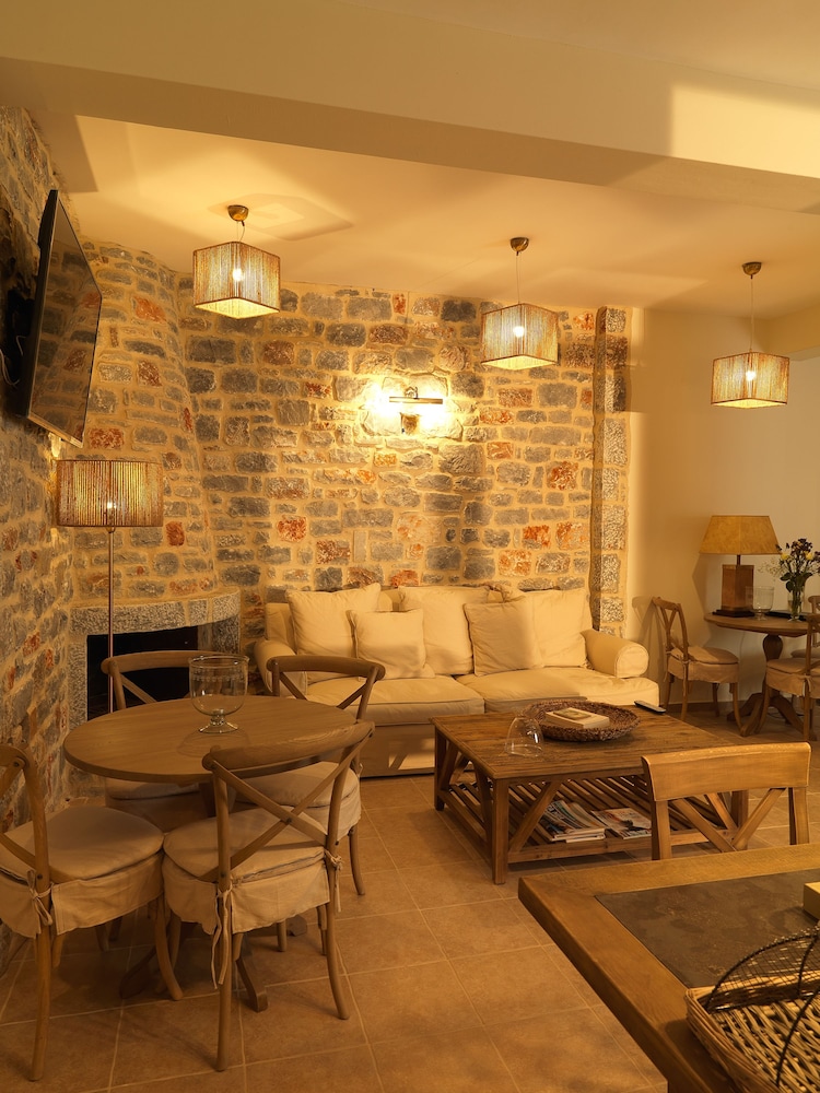 Kamares Villa 36/69