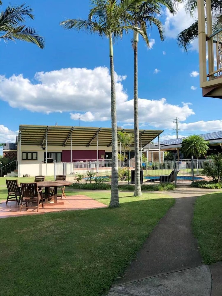 Oxley Motor Inn 39/43