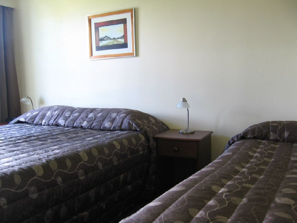 Classic Motel 7/28