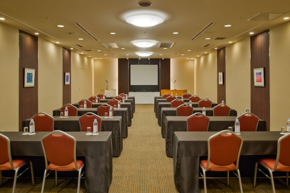 Kobe Sannomiya Tokyu REI Hotel 61/66