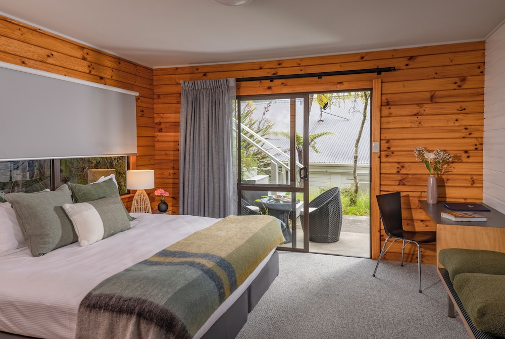 Weka, King Bed