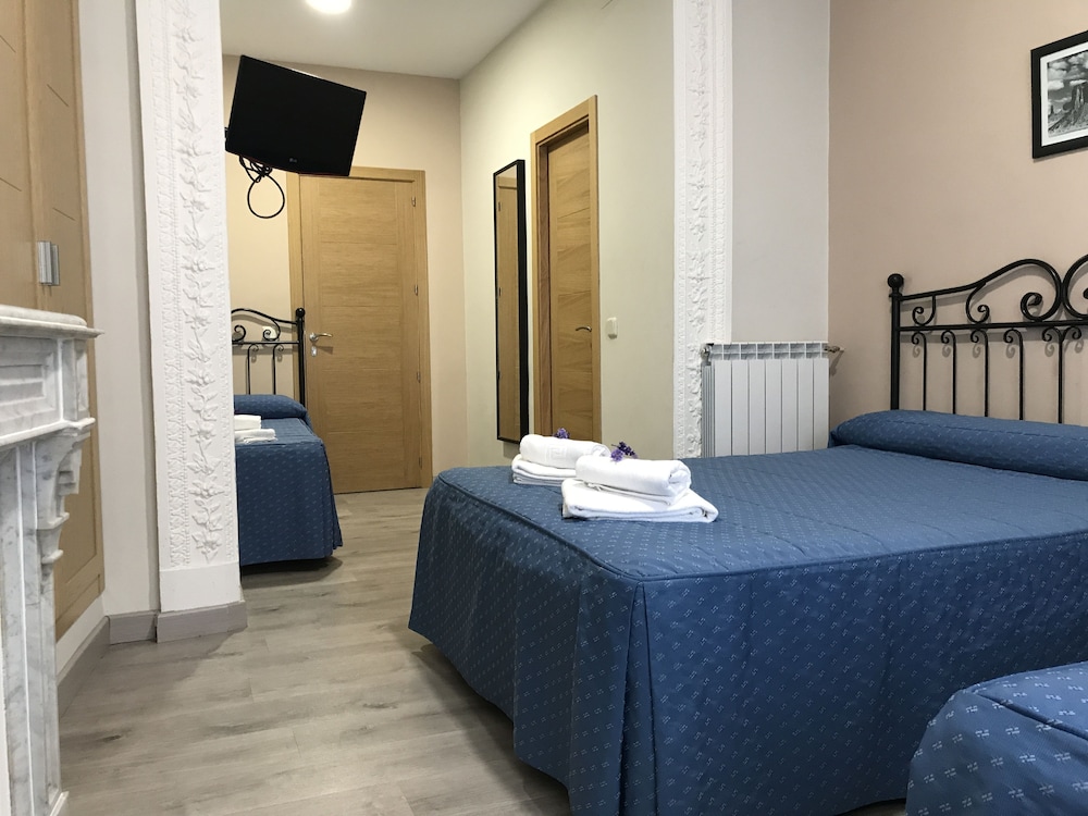Hostal El Pilar 50/68