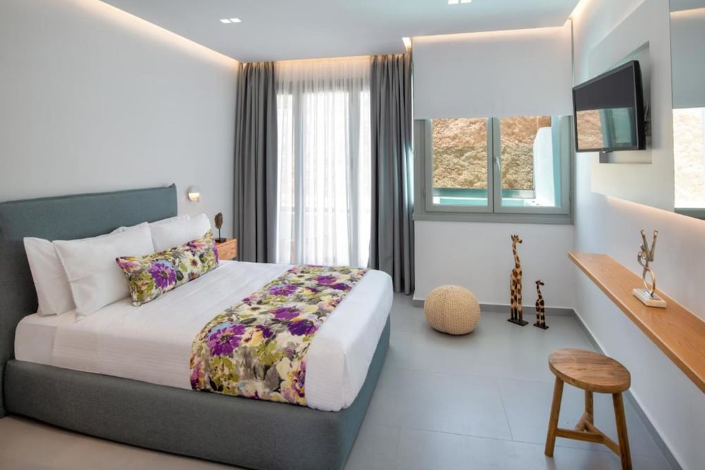 Harmony Suites 10/50
