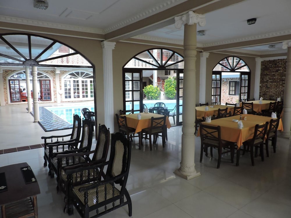Oasis Beach Resort 36/41