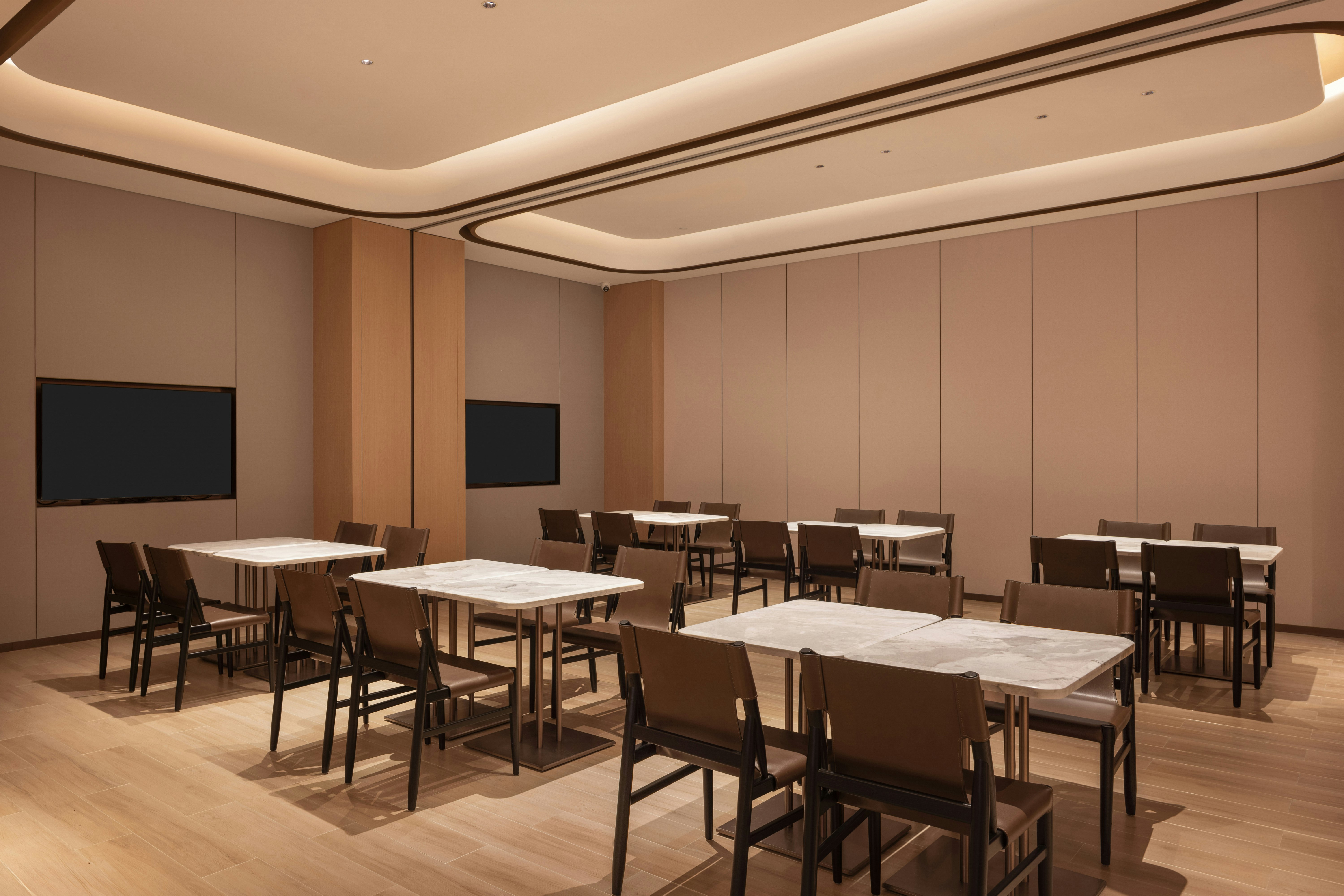 Hilton Garden Inn Maoming Xinyi 36/36