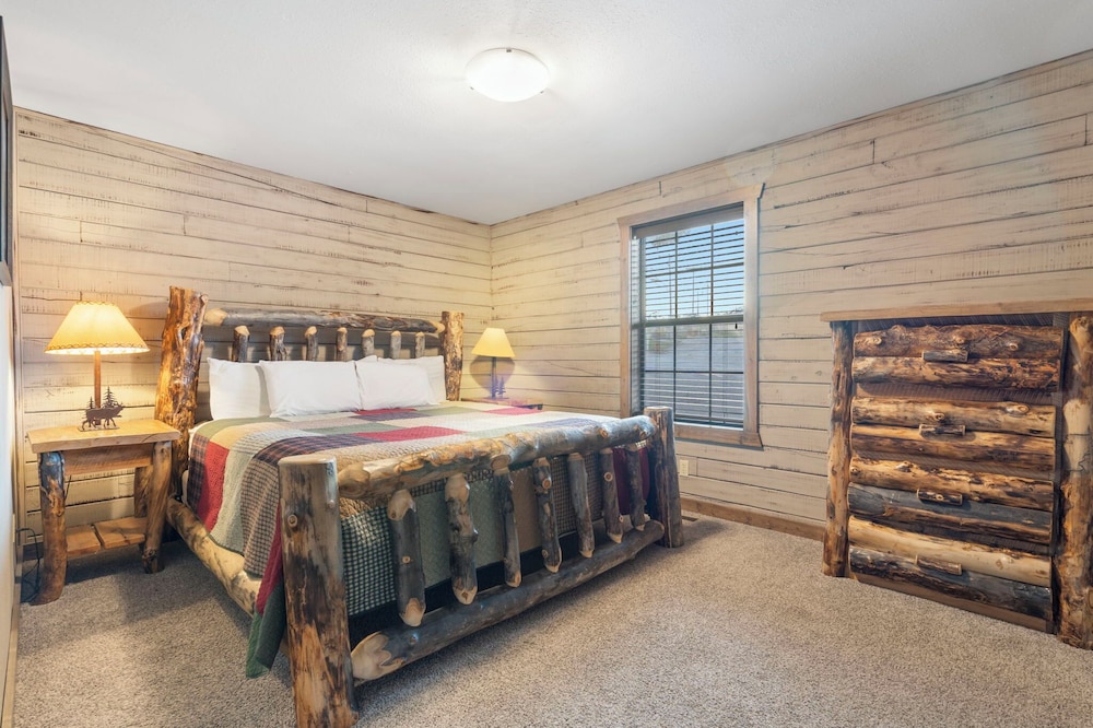 2 BEDROOMS, CABIN