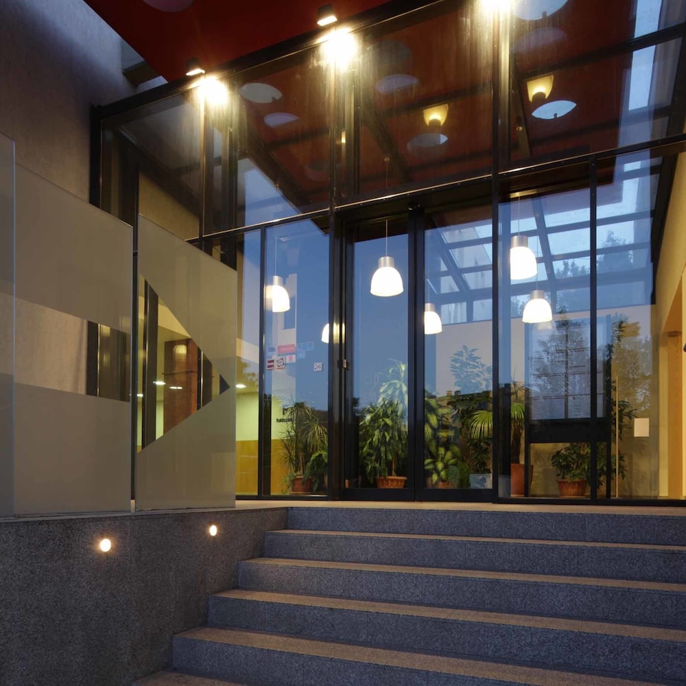 Laterum Conference And Wellness 3/24