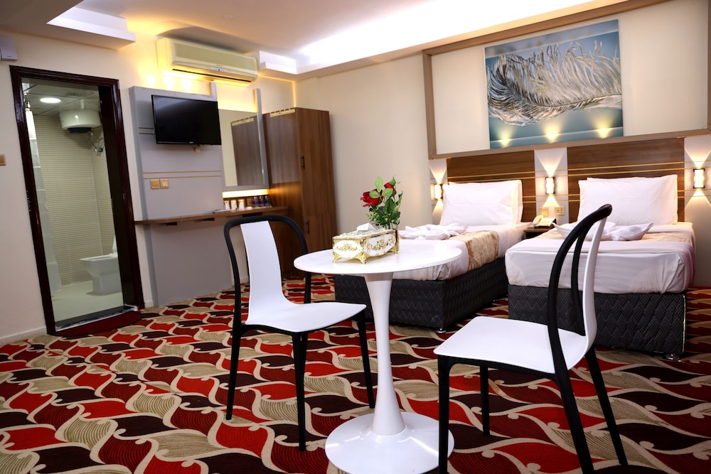 Tanha Park Hotel 50/52