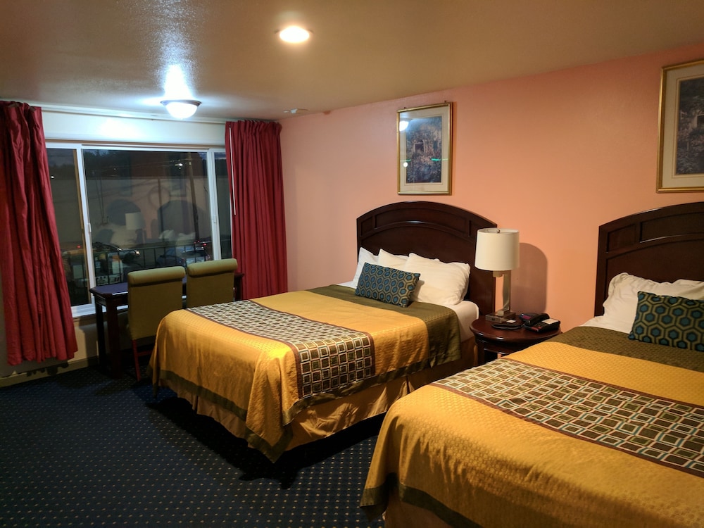 La Hacienda Motel 21/65