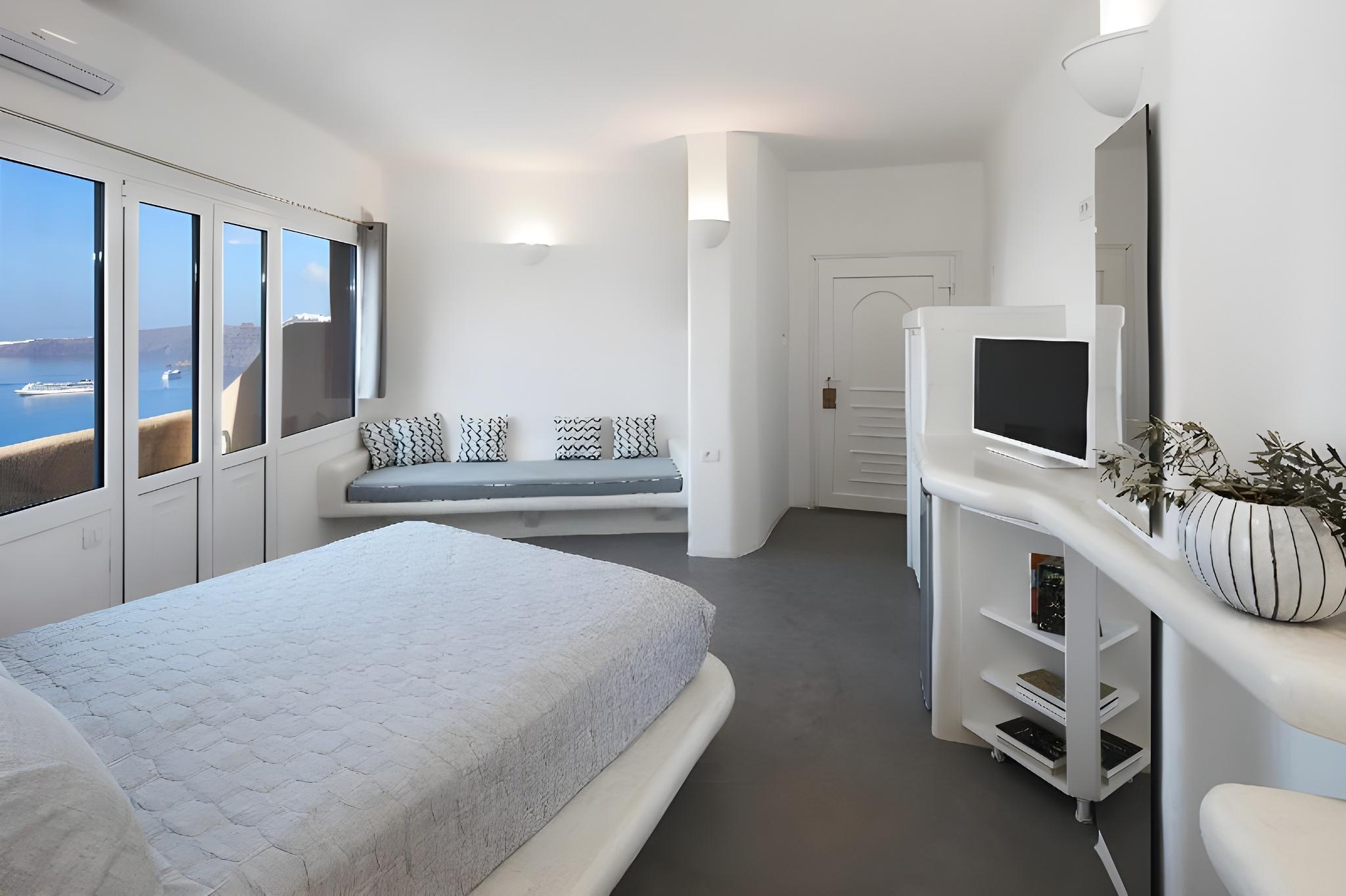 Divine, Suite, Panoramic Caldera View