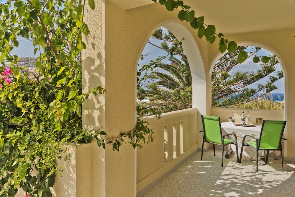 Montemar Apartments 23/40