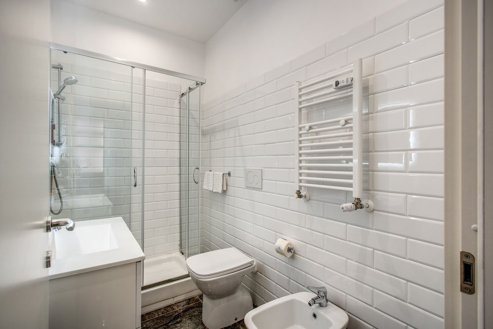 Apollo Boutique Hotel 68/72