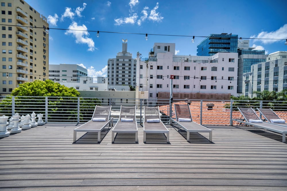 Samantha Apartments by Lowkl 30/46
