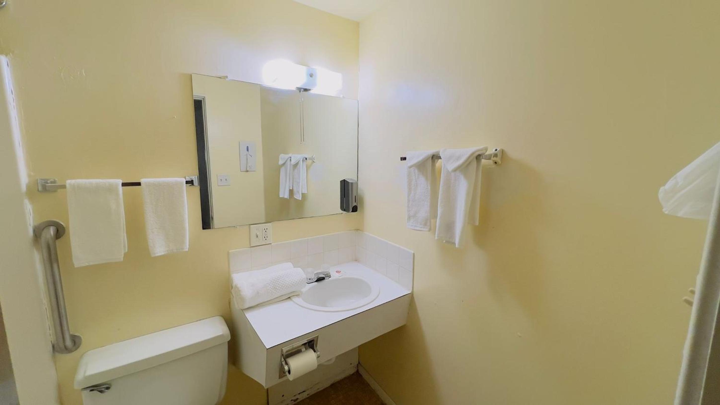 TRAVELERS LODGE EADS COLORADO 47/50