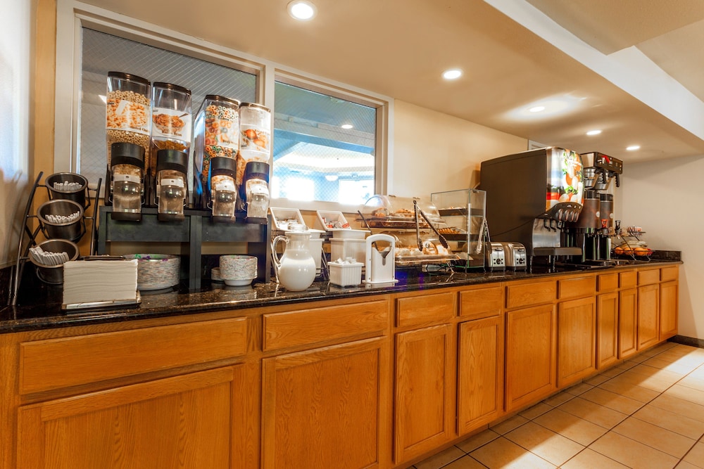 Baymont By Wyndham Bellingham 15/16