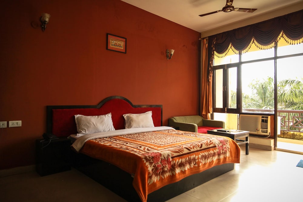 Hotel Neeraj Bhawan 6/20