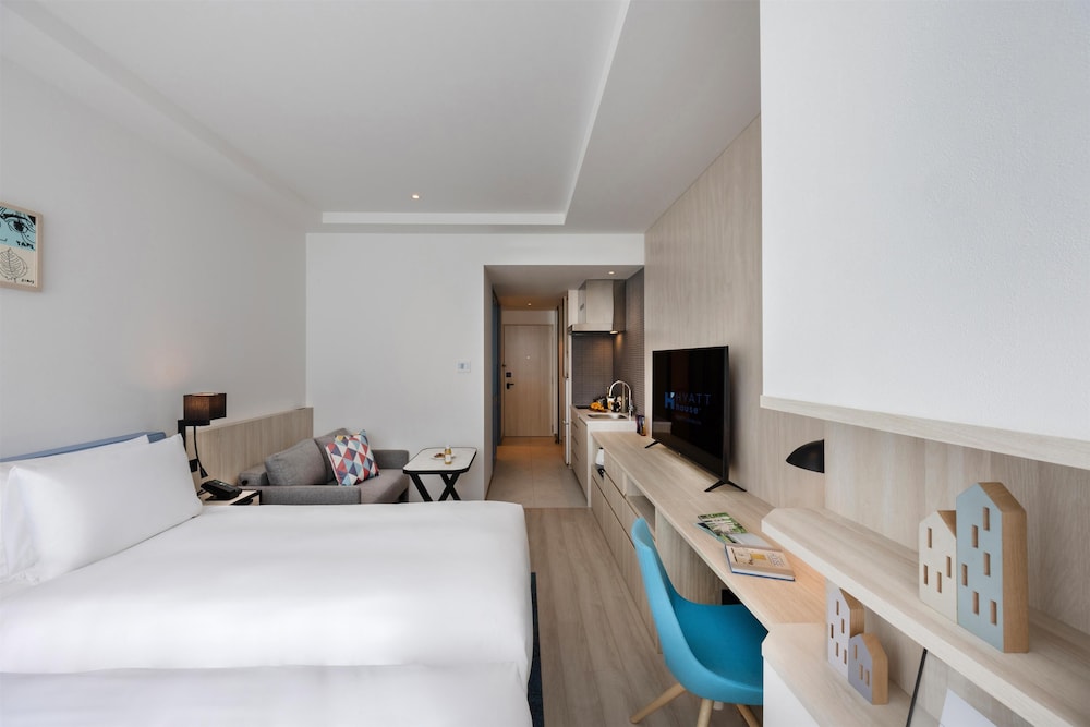 ROOM, TWIN BEDS, SOFA