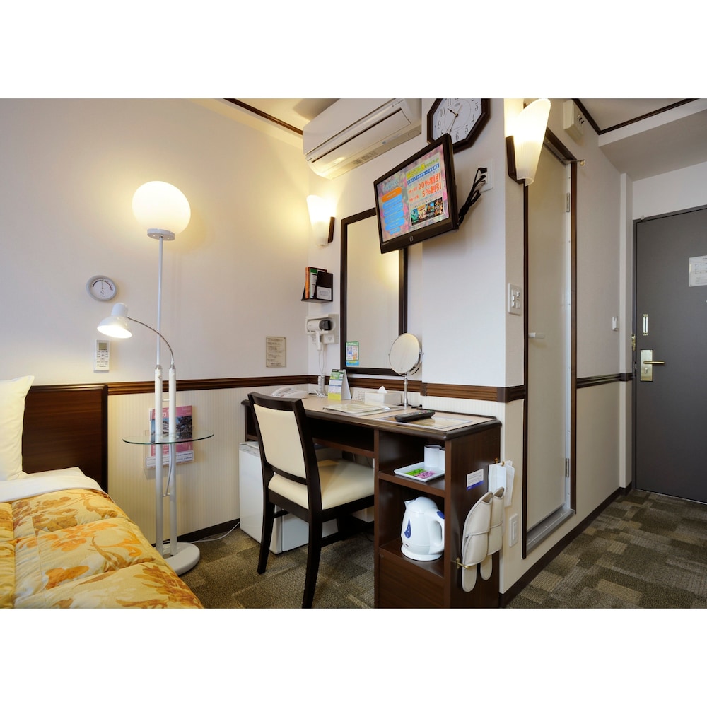 Toyoko Inn Yokohama Kannai Ex Toyoko Inn Yokohama Minatomirai Sen Nihon Odori Ekimae 58/65