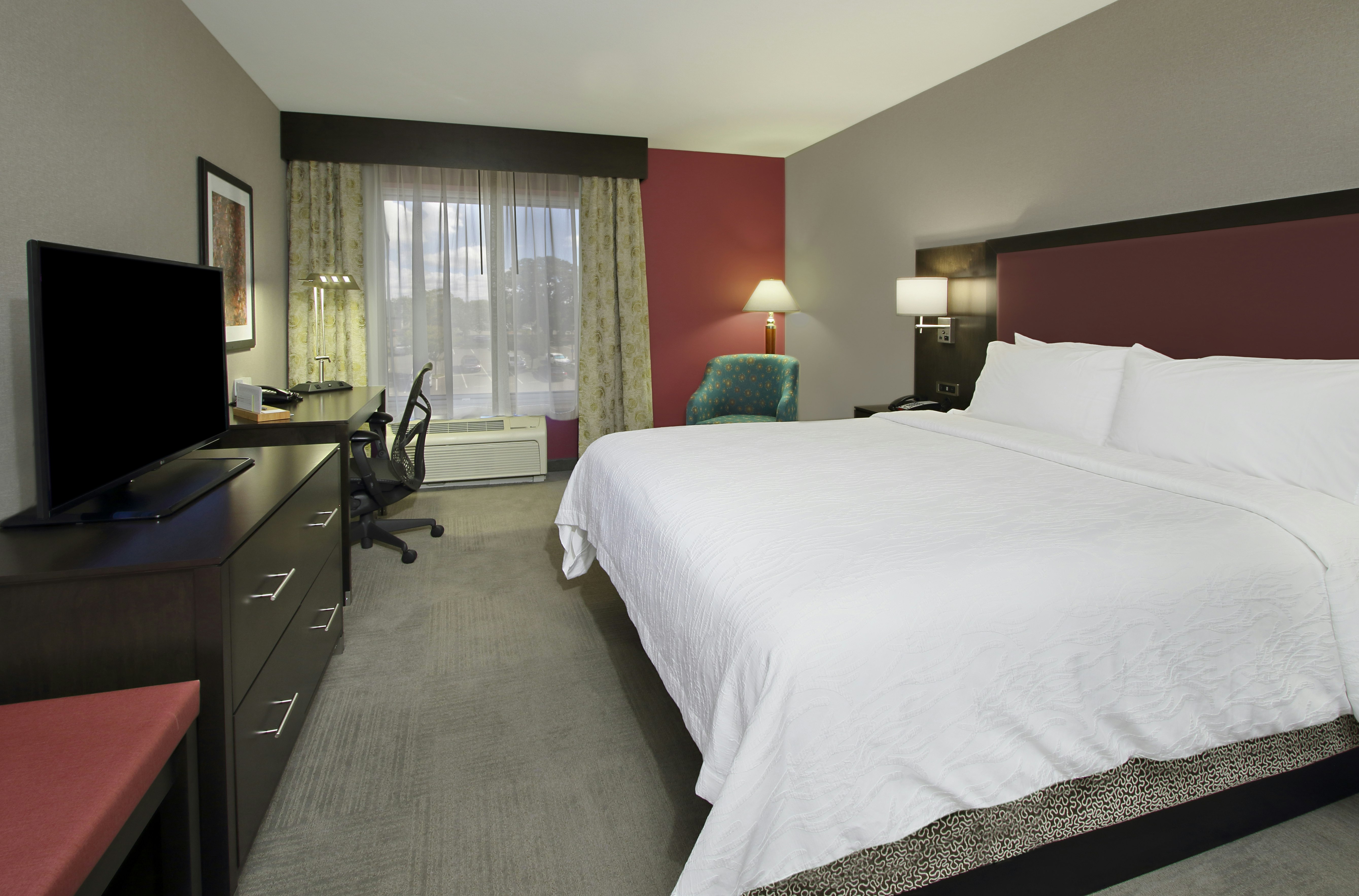 غرفة بسرير كينج، Hilton Garden Inn Sonoma County Airport 2/4