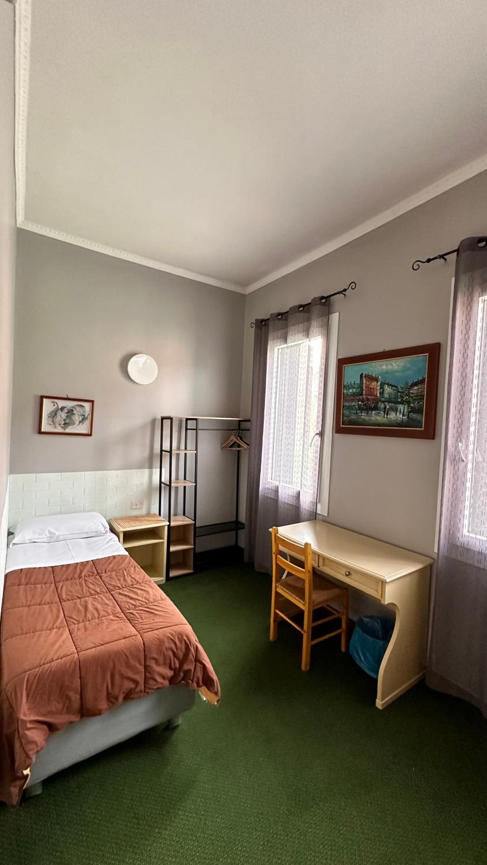 Room, Single, Shared Bathroom