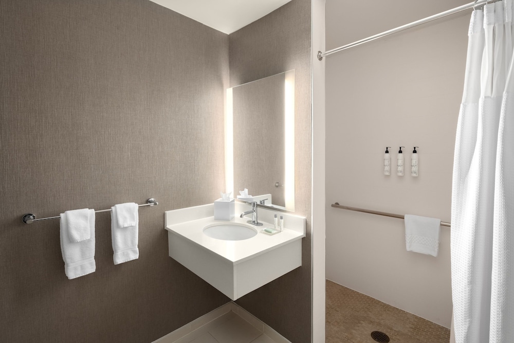SpringHill Suites Pasadena Arcadia 49/50