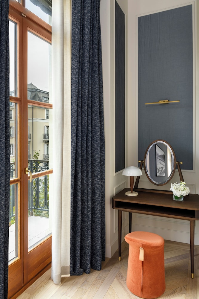 Traveller, Junior Suite, King Bed، Hotel Metropole Geneve 3/4