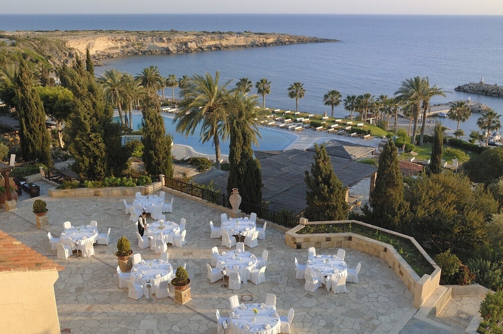 Coral Beach Hotel and Resort 15/95