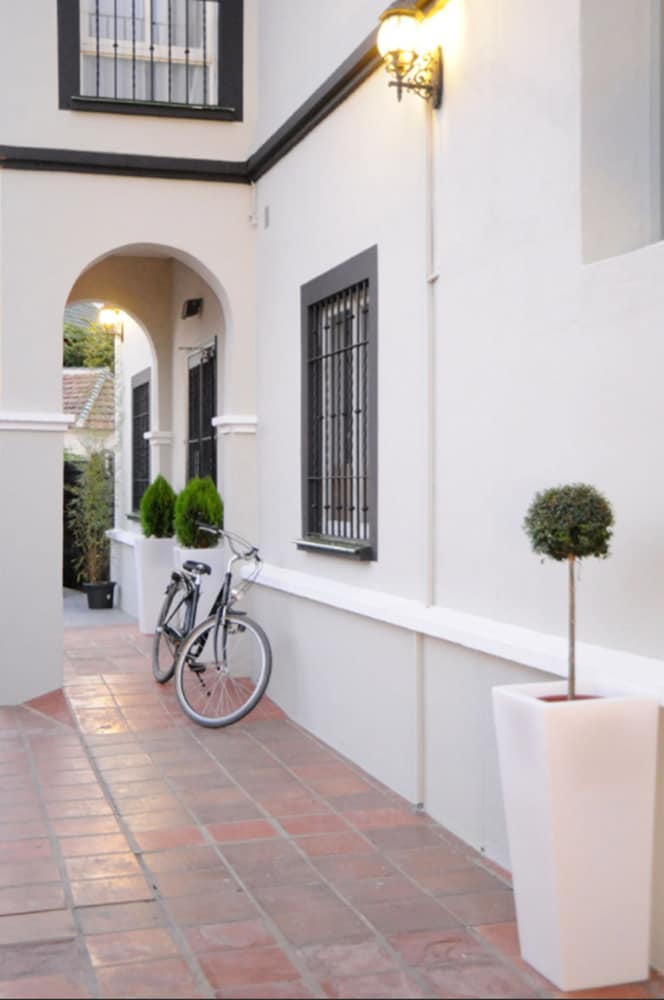 Hostal Domus 16/36