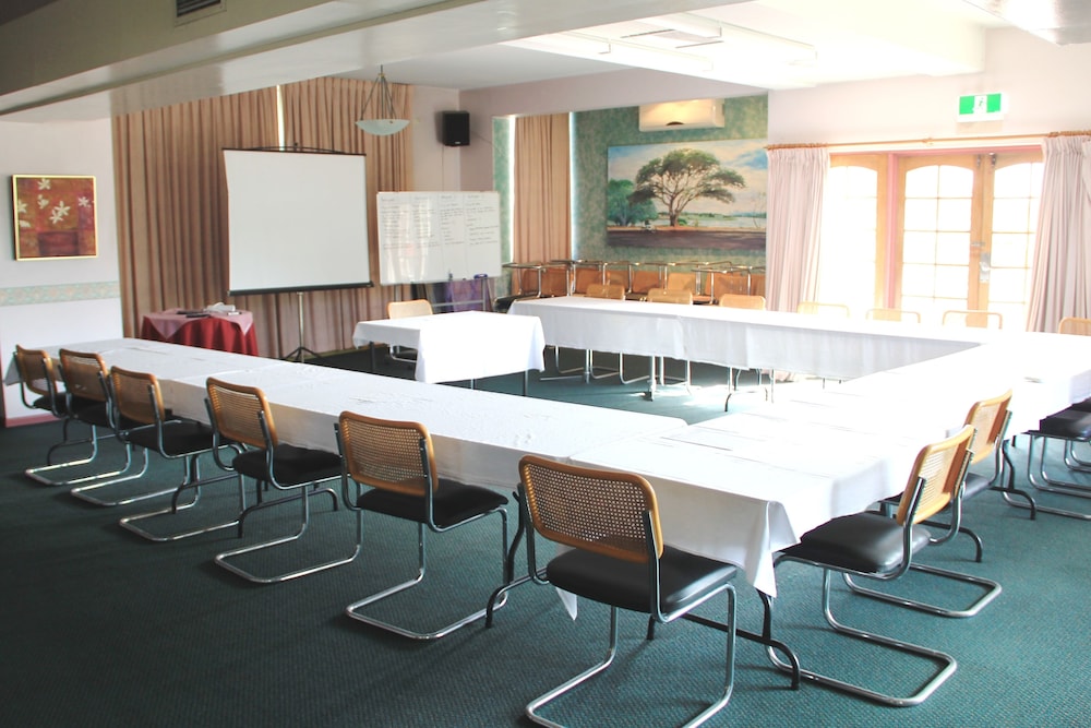 HAMILTON MOTOR INN 40/50