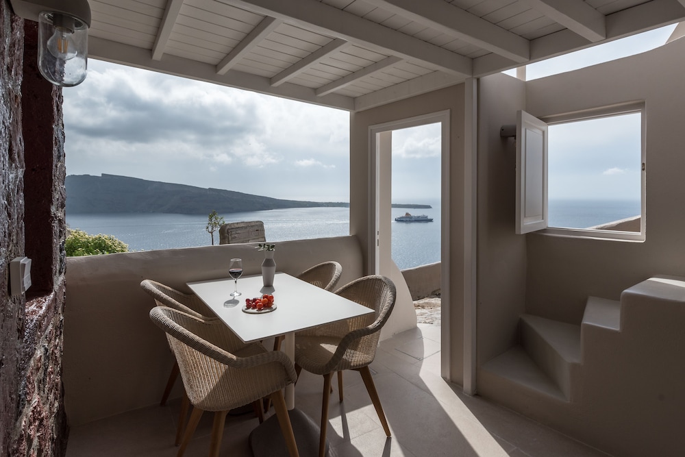 Oia Castle Luxury Suites by Art Maisons 38/50