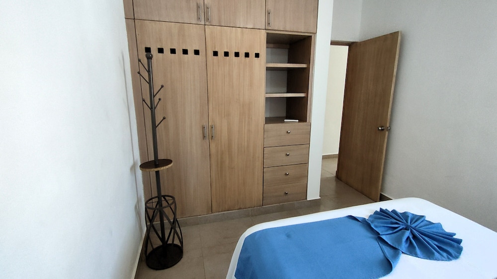 Velas Condos 24/48
