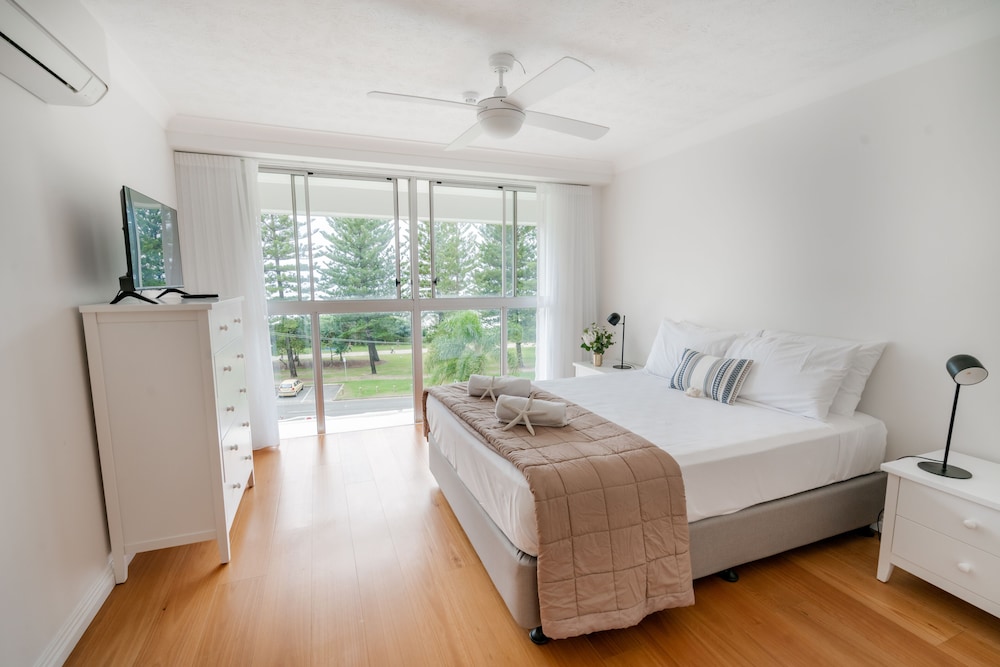 CASHELMARA BEACHFRONT APARTMENTS 17/28