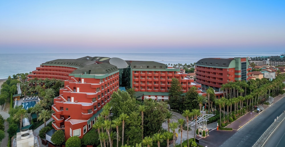 Delphin Deluxe Resort 2/50