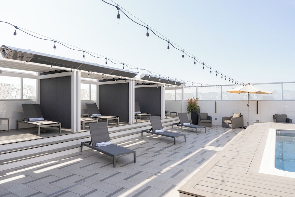 Shade Hotel Manhattan Beach 24/50