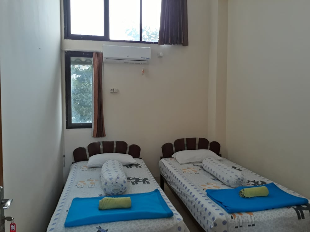 Imam Bonjol Hostel 6/15