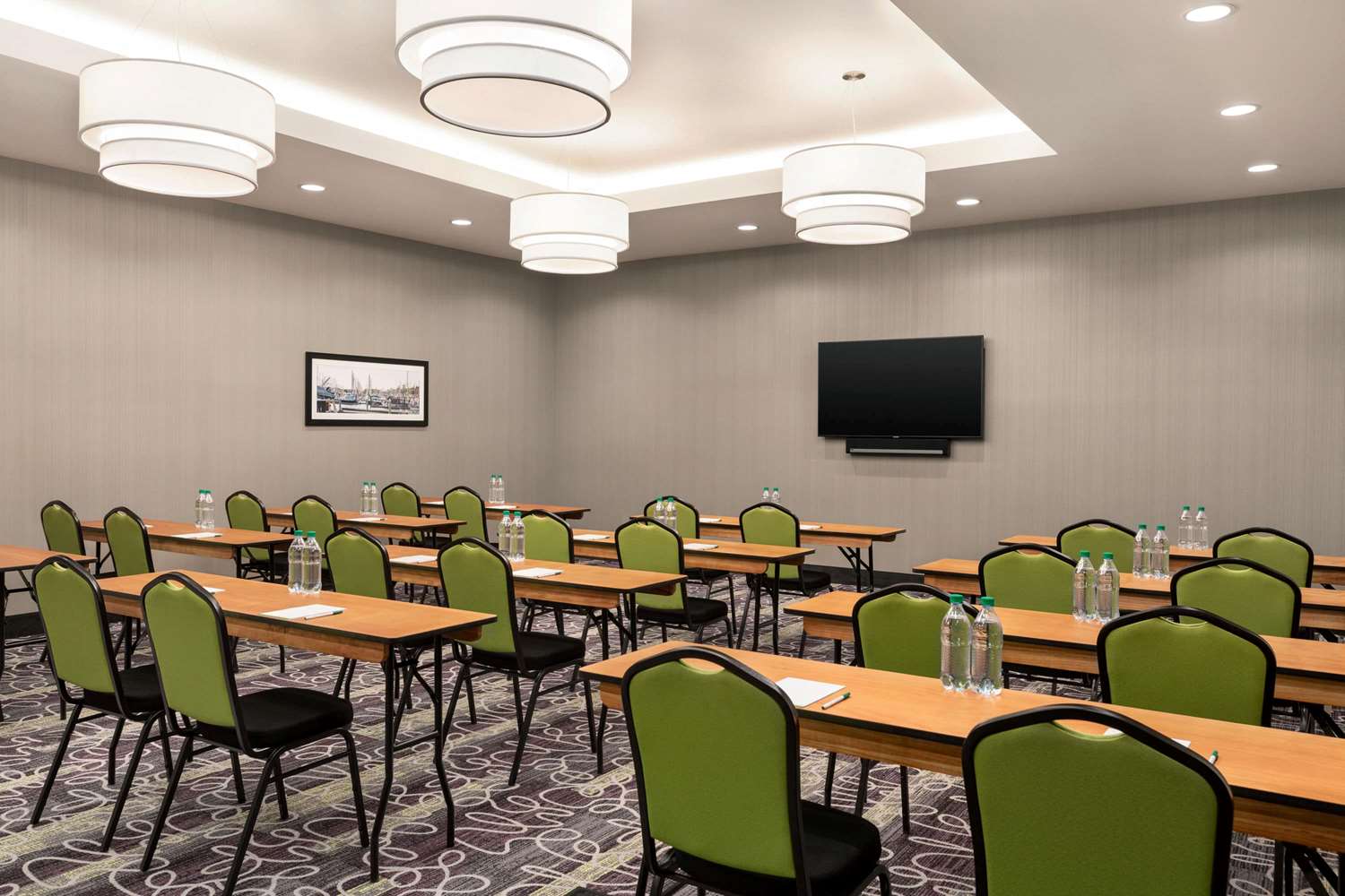 La Quinta Inn And Suites by Wyndham Burlington 11/22