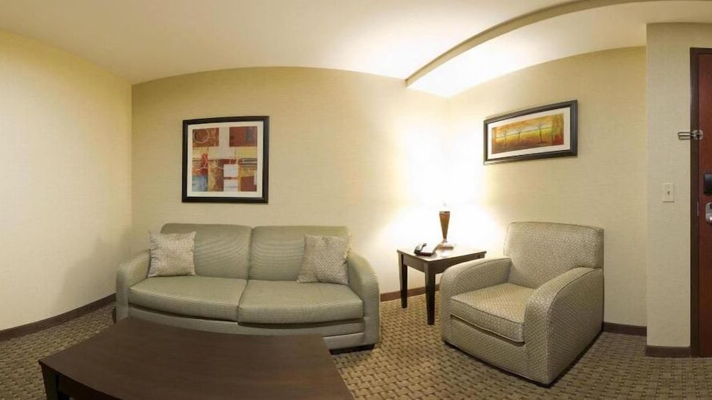 Hyatt House Bentonville / Rogers 28/44