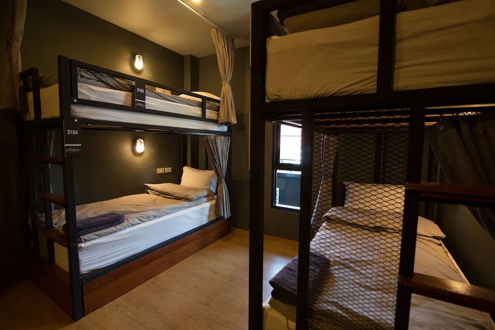 The Arbern Hostel x Bistro 22/50