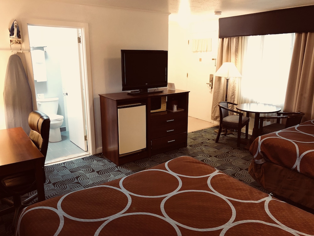 Berkshire Inn 23/32