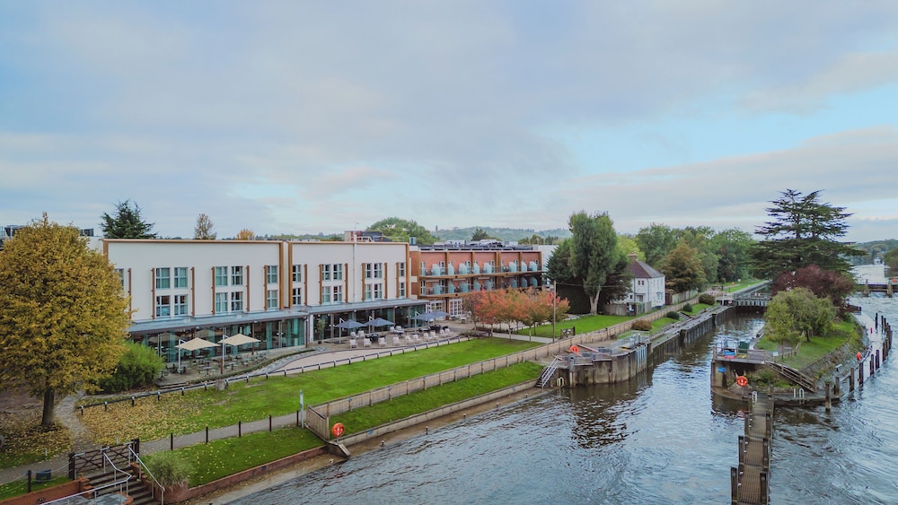 the runnymede-on-thames 55/59