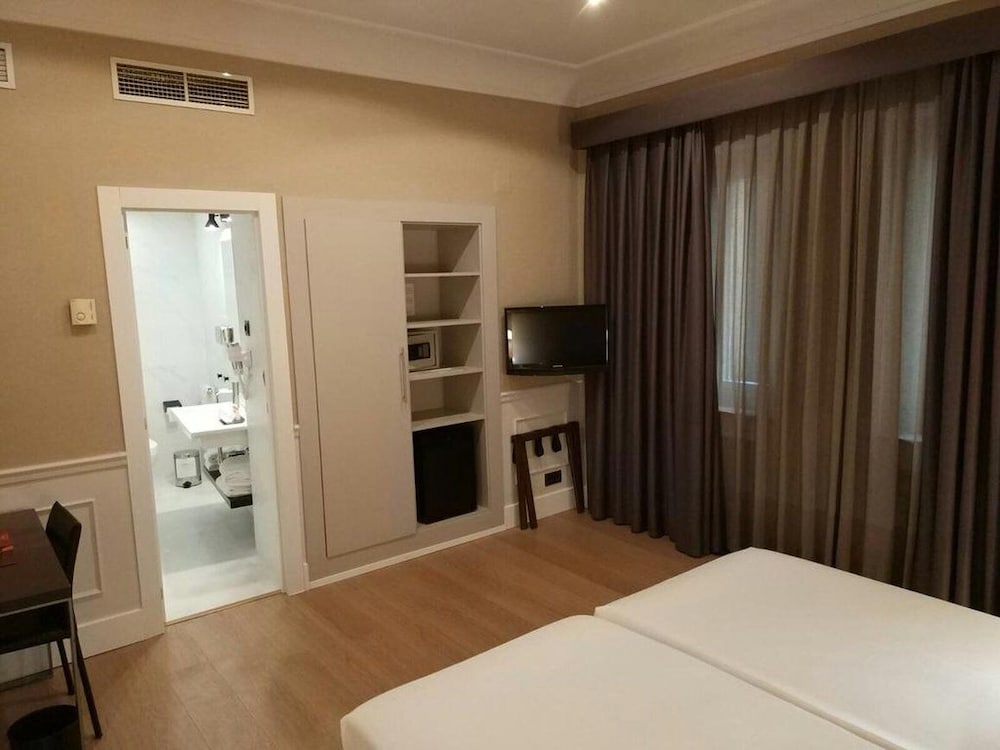 Hotel Cortezo 48/80