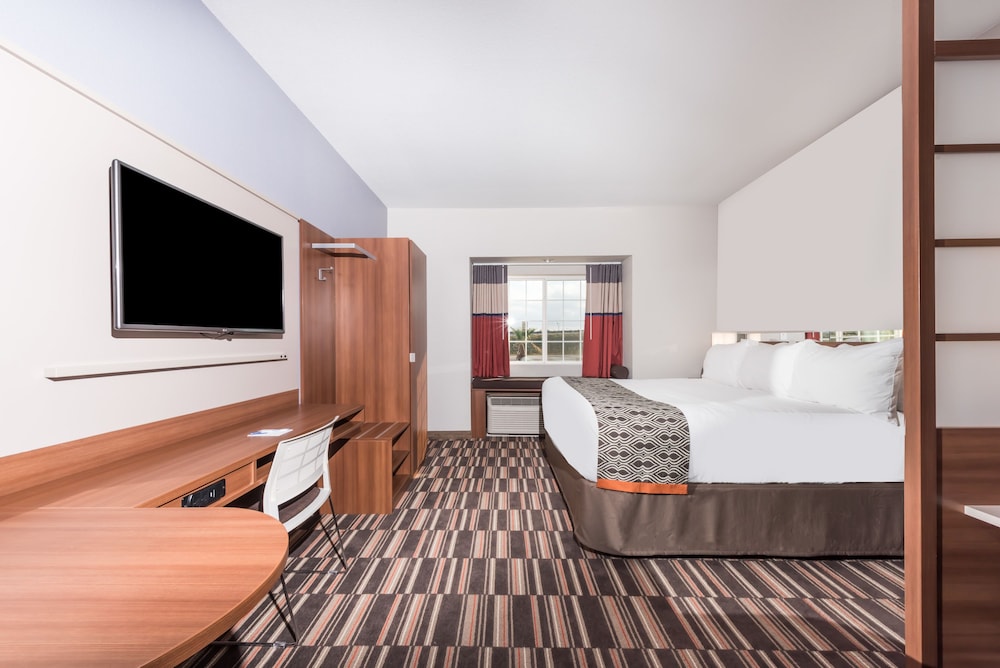 Microtel Inn And Suites By Wyndham Sweetwater 7/34