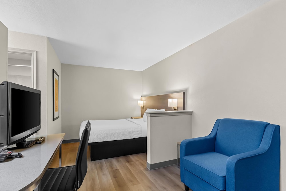 Sonesta Simply Suites Stafford 33/54