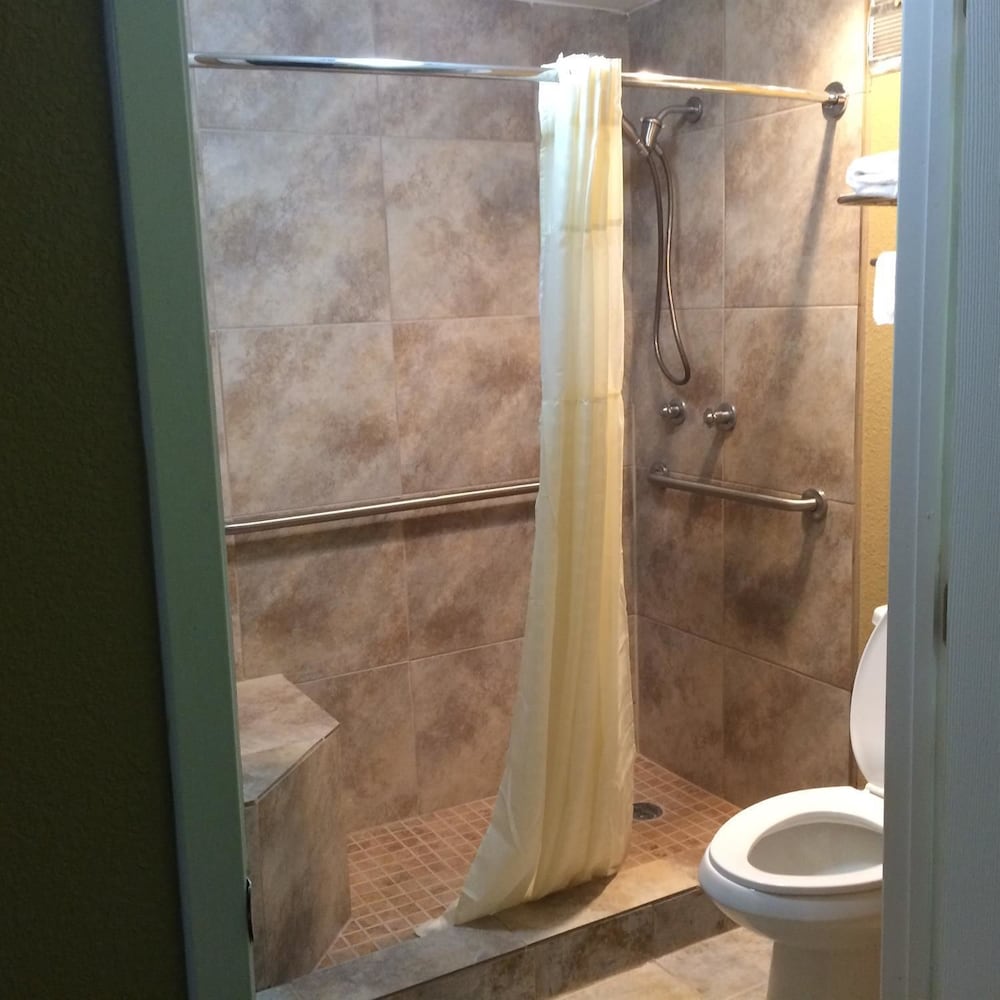Americas Best Value Inn Schulenburg 15/26