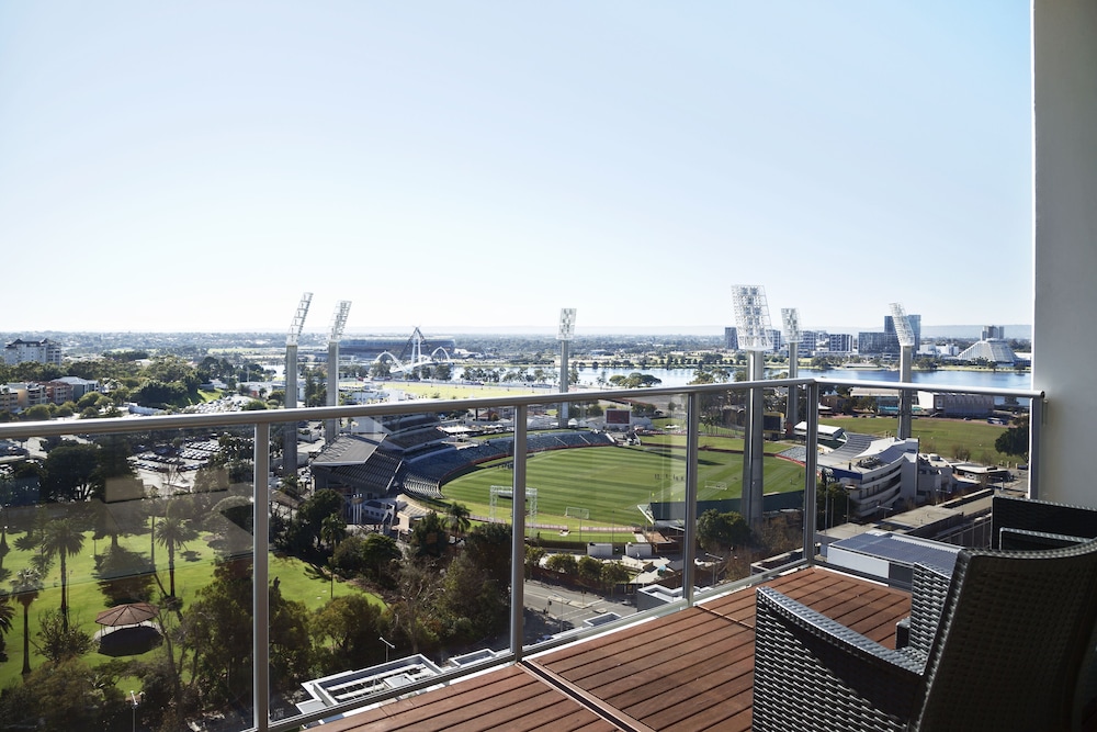 FRASER SUITES PERTH 31/67
