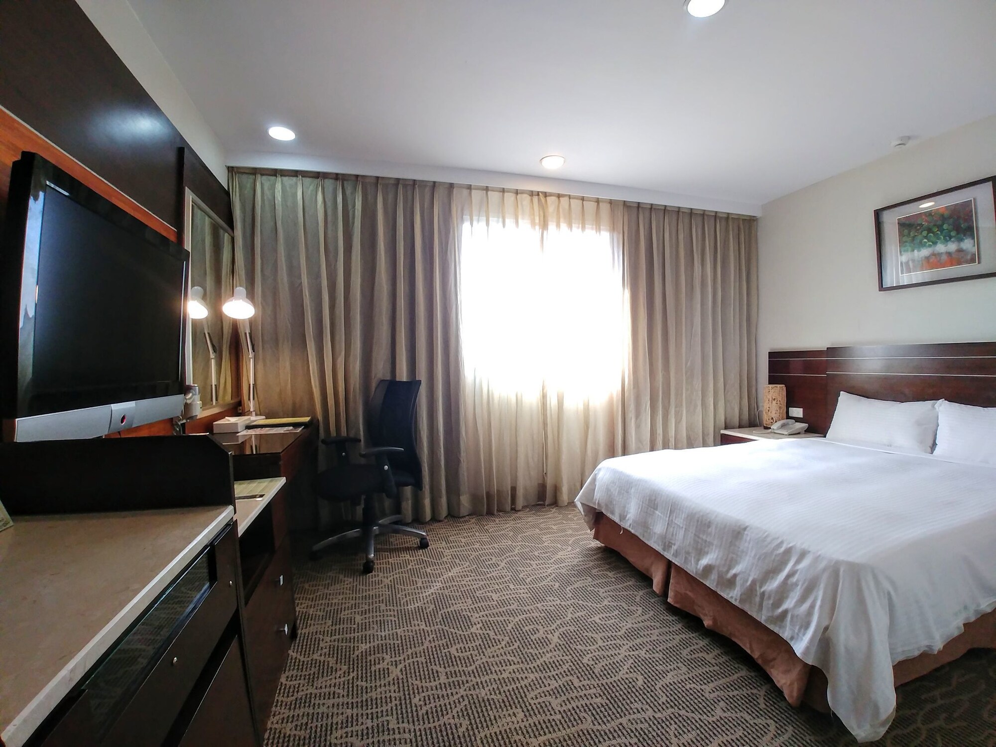 DELUXE, DOUBLE BED