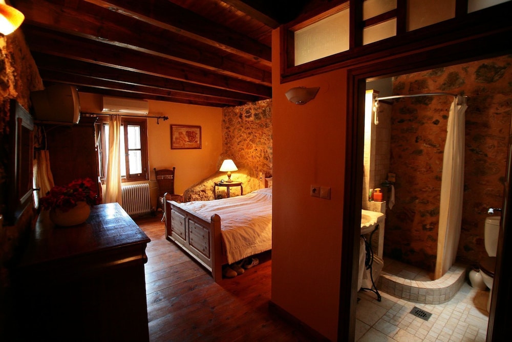 Dorovinis Country Houses 8/50
