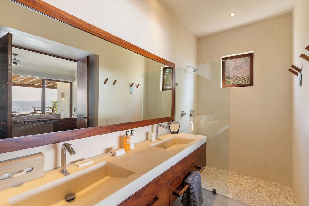 Marea Beachfront Villas 49/50