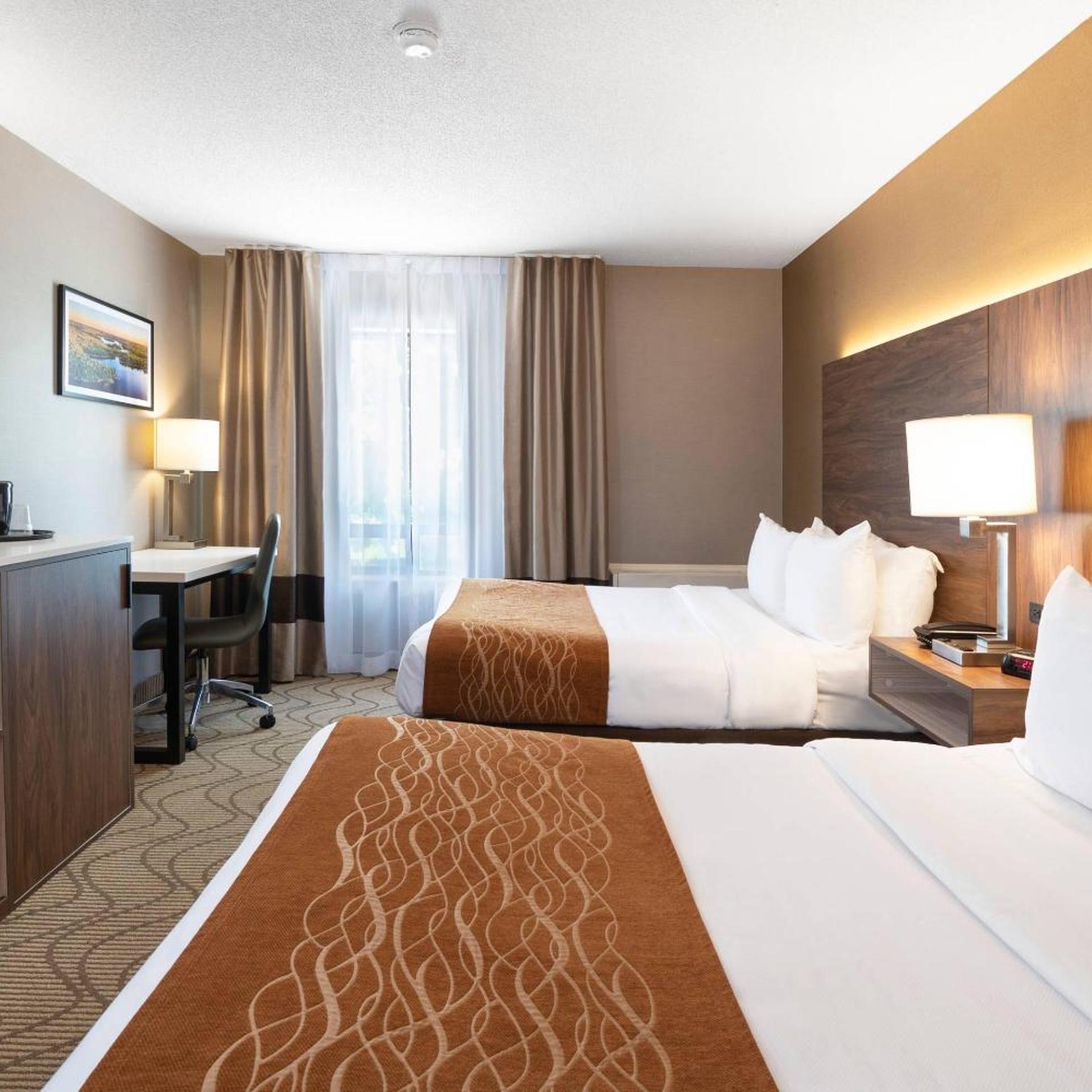 غرفة بسريرين مزدوجين في طابق مرتفع، Comfort Inn North Bay 2/7