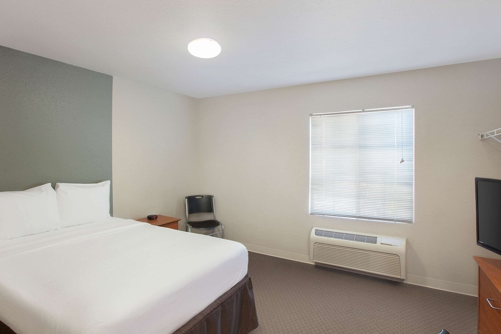 ROOM, QUEEN BED, ACCESSIBLE